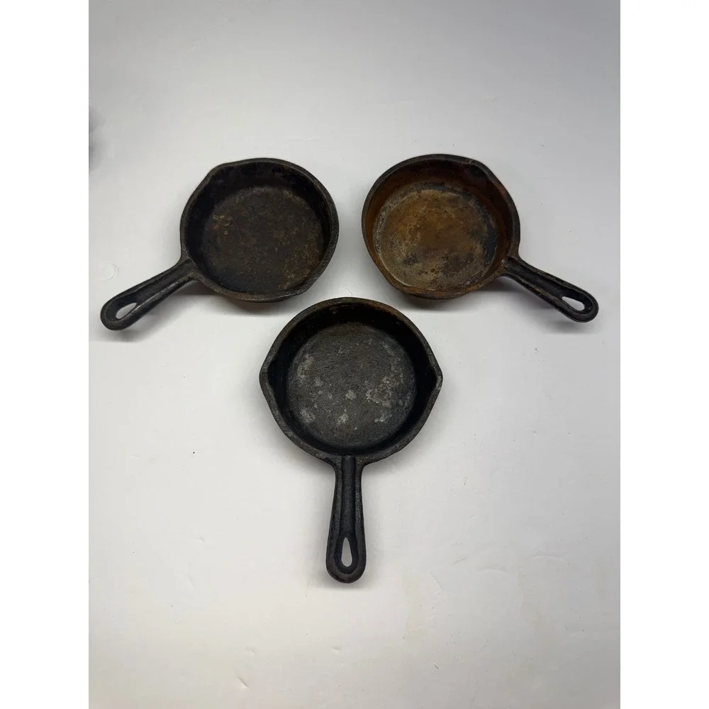 Vintage Miniature Cast Iron Skillet Set of 3 Small Toy Frying Pans Rustic Decor